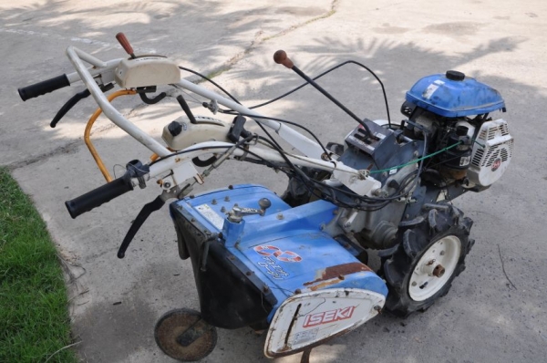 ขายรถพรวนดิน เล็ก ISEKI มีเกียร์ สวย นำเข้าจากญี่ปุ่นยังไม่เคยผ่านการใช้ในไทย 16,500 เท่านั้น