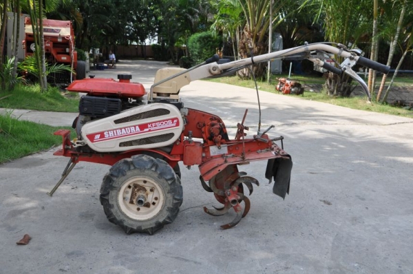 ขายรถพรวนดิน เล็ก ISEKI มีเกียร์ สวย นำเข้าจากญี่ปุ่นยังไม่เคยผ่านการใช้ในไทย 16,500 เท่านั้น