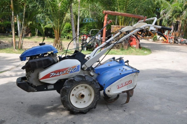 ขายรถพรวนดิน เล็ก ISEKI มีเกียร์ สวย นำเข้าจากญี่ปุ่นยังไม่เคยผ่านการใช้ในไทย 16,500 เท่านั้น