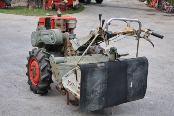 ขายรถไถเดินตามใหญ่ YANMAR 13แรง มีเกียร์ สภาพสวยเดิมจากญี่ปุ่นยังไม่เคยใช้ในไทย 45,000 บาท