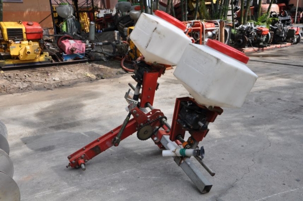 ขายเครื่องหยอดเมล็ด/พลานไถ สภาพสวยเดิมจากญี่ปุ่น ครบชุด 13,000บาท