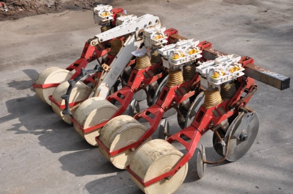 ขายเครื่องหยอดเมล็ด/พลานไถ สภาพสวยเดิมจากญี่ปุ่น ครบชุด 13,000บาท