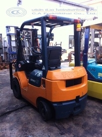 ขายรถ โฟล์คลิฟท์ TOYOTA รุ่น 7-FG15