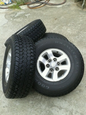 ขายยาง A/T 31R15 พร้อมล้อ ขายยาง A/T 31R15 พร้อมล้อ