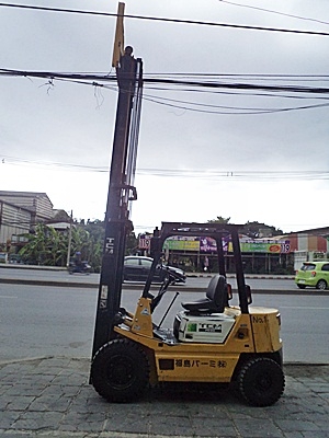 ขายรถยกTCM 2 ตัน เครื่องดีเซลอีซูซุ กระบอกคู่ เสาสูง 4 เมตร ยางตันใหม่ พวงมาลัยเพาเว่อร์ สีเดิมจากนอก นำเข้าจากญี่ปุ่น ใช้งานได้ทันที ขายรถยกTCM 2 ตัน เครื่องดีเซลอีซูซุ กระบอกคู่ เสาสูง 4 เมตร ยางตันใหม่ พวงมาลัยเพาเว่อร์ สีเดิมจากนอก นำเข้าจากญี่ปุ่น ใช้งานได้ทันที