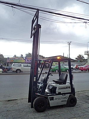 ขายรถยกโคมัสสึ 1 ตัน รุ่น15 เครื่องเบนซิน กระบอกคู่ เสาสูง 3 เมตร พวงมาลัยเพาเว่อร์ สีเดิมจากนอก นำเข้าจากญี่ปุ่น ใช้งานได้ทันที ขายรถยกโคมัสสึ 1 ตัน รุ่น15 เครื่องเบนซิน กระบอกคู่ เสาสูง 3 เมตร พวงมาลัยเพาเว่อร์ สีเดิมจากนอก นำเข้าจากญี่ปุ่น ใช้งานได้ทันที