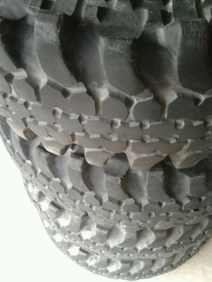 ขายตะขาบ 35R15พร้อมล้อ ขายตะขาบ 35R15พร้อมล้อ