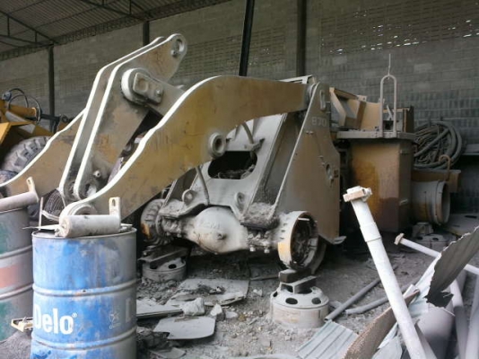 ขายเหมาUD พร้อมรถตักTCM870 พร้อมใช้งานเลย