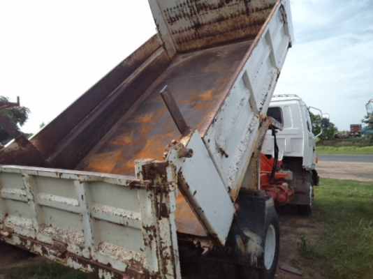 ขายรถอีซูซุร็อก 195 แรง สภาพพร้อมใช้งาน ขายรถอีซูซุร็อก 195 แรง สภาพพร้อมใช้งาน