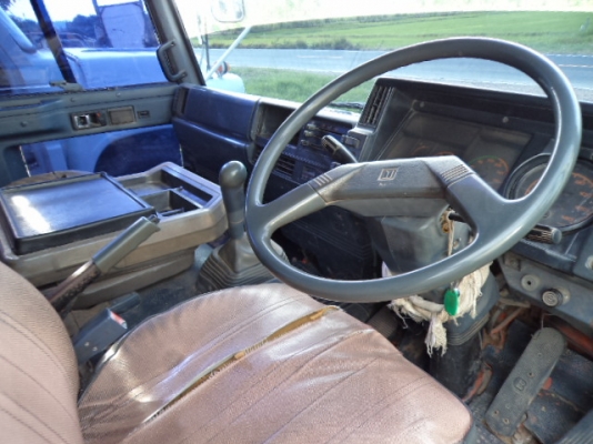 ขายรถอีซูซุร็อก 195 แรง สภาพพร้อมใช้งาน ขายรถอีซูซุร็อก 195 แรง สภาพพร้อมใช้งาน