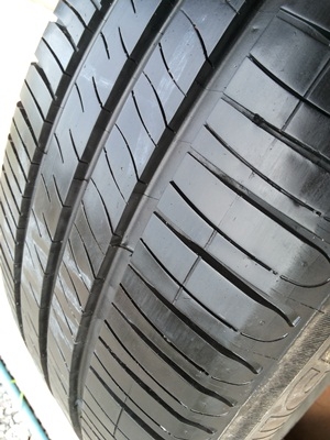 ขายยาง215/60/16 ปี 12 MICHERLIN ENERGY 1 ชุด  ราคา :  4,400.00  บาท