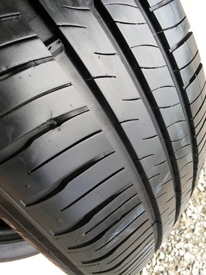 ขายยาง215/60/16 ปี 12 MICHERLIN ENERGY 1 ชุด  ราคา :  4,400.00  บาท