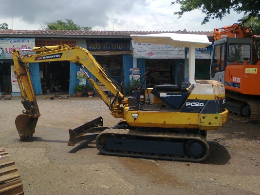 ขายด่วนแบคโครโคมัสซุPC20-6รถนำเข้าเก่าญี่ปุ่นแท้ไม่เคยใช้งานเมืองไทยเลยเจ้าของขายเองต่อลองได้ โทร085-1904773  083-1607924