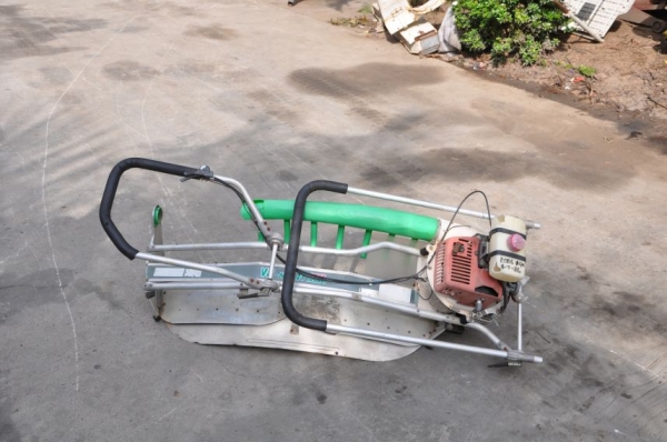 ขาย เลื่อยตัดกิ่งไม้ เครื่องยนต์ สภาพเดิมๆจากญี่ปุ่น 7,500บาท !!