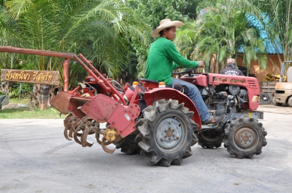 ขายรถไถ SATOH SU1140 ขับ4ล้อ พร้อมโรตารี่พรวนดินครบชุด สภาพสวยเดิมจากญี่ปุ่นยังไม่เคยใช้ในไทย 58,000เท่านั้น!!