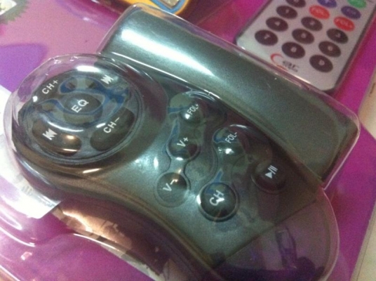 ขายอุปกรณ์ ฟังเพลง mp 3 เหมาาะใช้กับรถ มี รีโมทย์พวงมาลัย