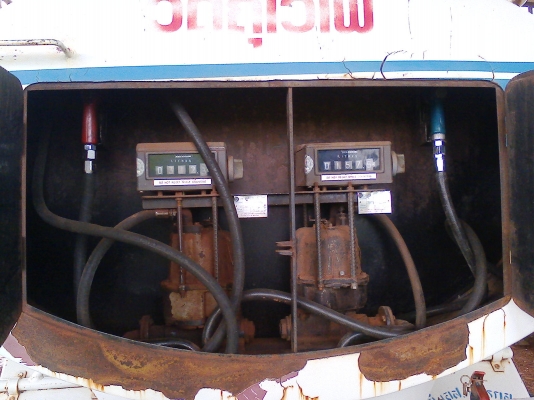 แยกขายครับ ขายถังน้ำมัน 2 หัวจ่าย 2 ช่อง ฯ ละ 2500 ลิตร ถังสวยมากครับ ถอดจากอีซูซุ แยกขายครับ ขายถังน้ำมัน 2 หัวจ่าย 2 ช่อง ฯ ละ 2500 ลิตร ถังสวยมากครับ ถอดจากอีซูซุ