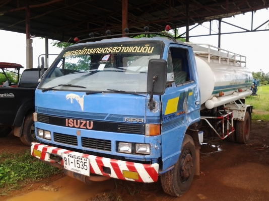 แยกขายครับ ขายถังน้ำมัน 2 หัวจ่าย 2 ช่อง ฯ ละ 2500 ลิตร ถังสวยมากครับ ถอดจากอีซูซุ แยกขายครับ ขายถังน้ำมัน 2 หัวจ่าย 2 ช่อง ฯ ละ 2500 ลิตร ถังสวยมากครับ ถอดจากอีซูซุ