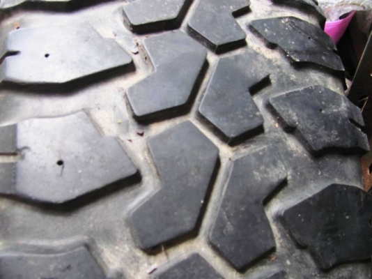 ขายยางMAXXIS bighron 265/75/16 ปี09 มี 2 เส้น ไม่บวม,ไม่ปะ ลดเหลือเส้นละ 1,000 บาท