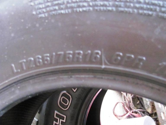 ขายยางMAXXIS bighron 265/75/16 ปี09 มี 2 เส้น ไม่บวม,ไม่ปะ ลดเหลือเส้นละ 1,000 บาท