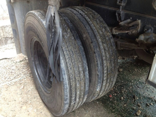 รถอิซูซุ 6 ล้อดั้ม FTR 200 แรงม้า  ปี 49   สนใจติดต่อ 081 - 6079515