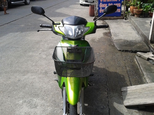 wave 125i ปี 49 สีเขียว รถสวยตั้งขายได้เลย สภาพเดิมๆ  เครื่องแน่น ไม่หลวม ไม่มีควันขาว  มีเล่มพร้อม ราคานี้คุ้มมาก