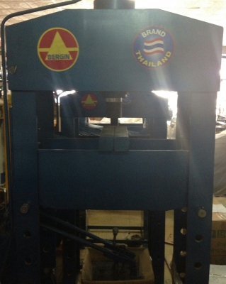 แท่นอัด 60 ตัน BERGIN