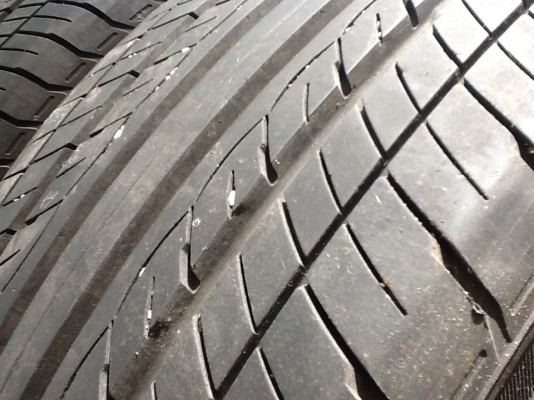 ขายยาง"YOKOHAMA-DECIBEL"205/60/16"