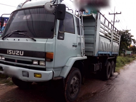 รถอิซูซุ 10 ล้อดั้ม FVZ 195 แรงม้า ปี 39  สนใจติดต่อ 081 - 6079515
