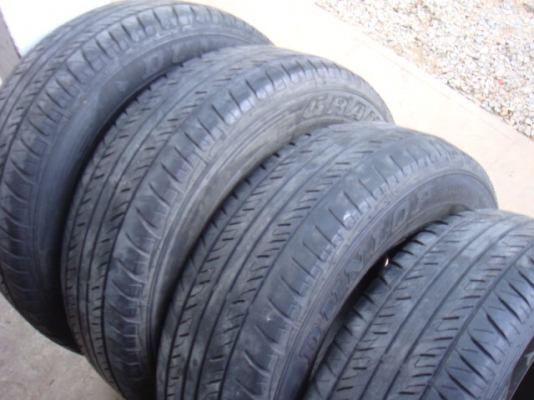 ขายยาง Dunlop Grandtrex 245 70 16  ปี 12