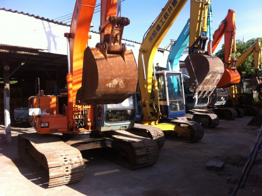 บริษัท เจซีซี แมชีน ขายรถขุด  รถดัน นำเข้าจากญีปุ่นแท้ๆๆ  รถสวย สภาพดี  มีหลายรุ่นหลายคัน