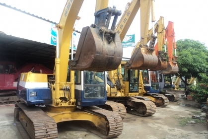 บริษัท เจซีซี แมชีน ขายรถขุด  รถดัน นำเข้าจากญีปุ่นแท้ๆๆ  รถสวย สภาพดี  มีหลายรุ่นหลายคัน