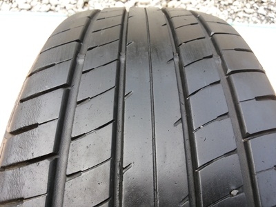 ขายยาง185/55/15 ปี DUNLOP SP230 1ชุด  ราคา :  2,400.00  บาท
