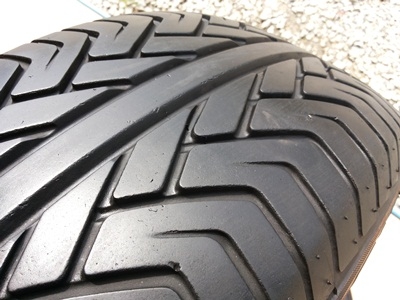 ขายยาง235/60/18 ปี 09 YOKOHAMA ADVAN ST 1 คู่  ราคา :  2,500.00  บาท