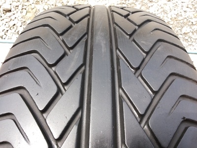 ขายยาง235/60/18 ปี 09 YOKOHAMA ADVAN ST 1 คู่  ราคา :  2,500.00  บาท