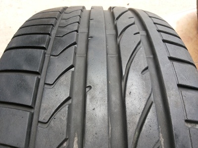 ขายยาง235/40/18 ปี 3808 BRIDGESTONE POTENZA RE050A 1 คู่  ราคา :  2,600.00  บาท