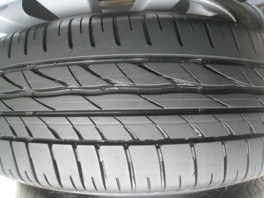 ขายล้อแม็ก Suzuki swift ป้ายแดง 16"x6" et45 4รู100 + ยางปี1813 สนใจติดต่อ เล็กคลองสามครับ (081-3747940)