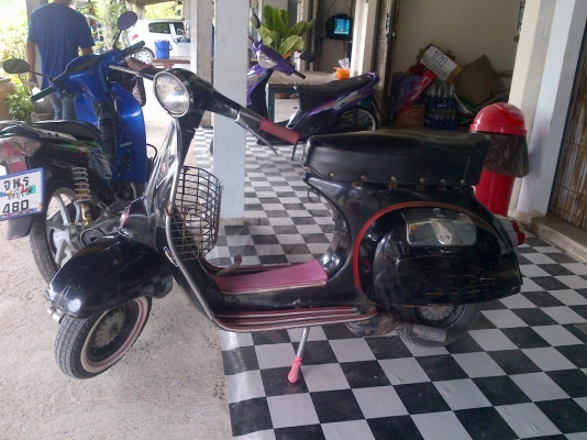 ขาย!!!เวสป้า150ccไฟกลม เครื่องเดิมแน่นๆ สต๊าทติดง่าย ใบซื้อขายพร้อม