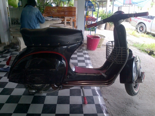 ขาย!!!เวสป้า150ccไฟกลม เครื่องเดิมแน่นๆ สต๊าทติดง่าย ใบซื้อขายพร้อม