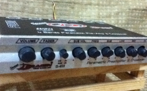 ขายปรีแอมป์ D DRAGON รุ่น D-459 (4 Bands) ขอขาย 800.-