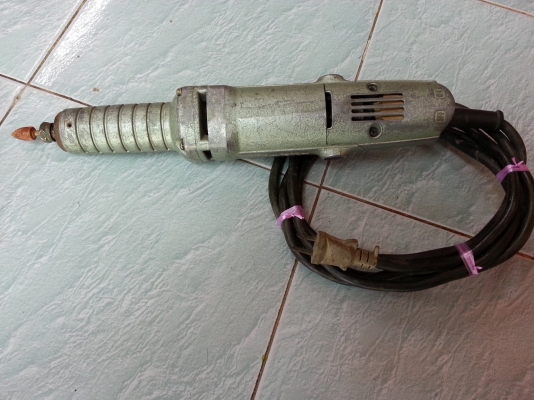 ขายเครื่องเจียรไฟฟ้าแบบคอยาวยี่ห้อMAKITAรุ่น906Hขนาดแกน6mmโครงสร้างอลูมิเนียมทั้งตัว(made in japan) ขายเครื่องเจียรไฟฟ้าแบบคอยาวยี่ห้อMAKITAรุ่น906Hขนาดแกน6mmโครงสร้างอลูมิเนียมทั้งตัว(made in japan)