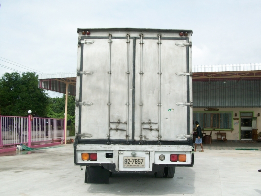 ขายตู้บรรทุก 3บาน ใส่เดก้า 7.20 เมตรครับ