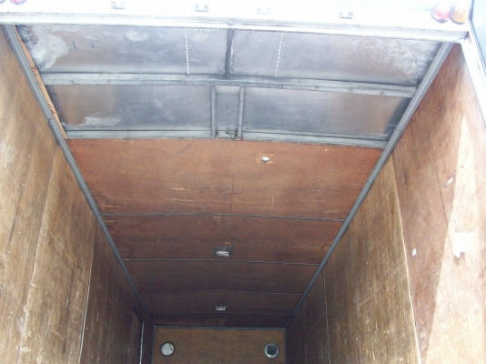 ขายตู้บรรทุก 3บาน ใส่เดก้า 7.20 เมตรครับ