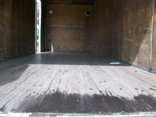 ขายตู้บรรทุก 3บาน ใส่เดก้า 7.20 เมตรครับ