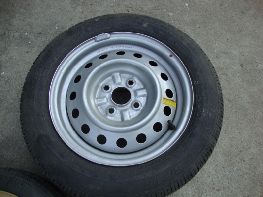 ล้ออะไหล่หลายวง