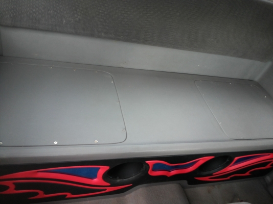 ขายตู้ซับ12นิ้วของดีแม็กสวยเลยครับสภาพ99\%