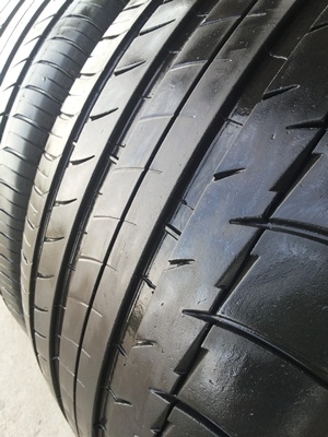 ขายยาง295/35/21 ปี 3011 MICHERLIN LATITUDE 1 คู่  ราคา :  4,400.00  บาท