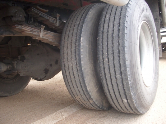 ิขายหกล้อ HINO MEGA 150 เเรง ปี 48 ยาว 5.50