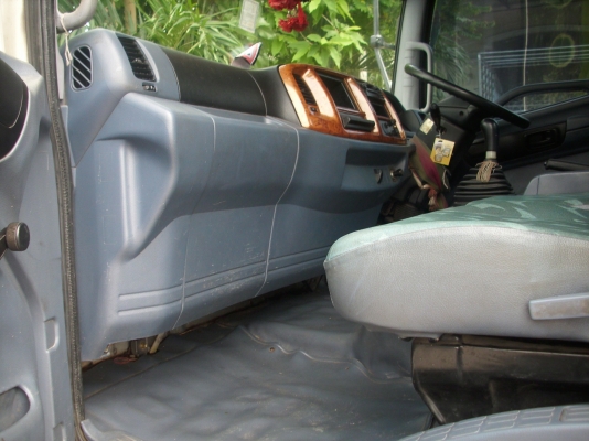 ิขายหกล้อ HINO MEGA 150 เเรง ปี 48 ยาว 5.50