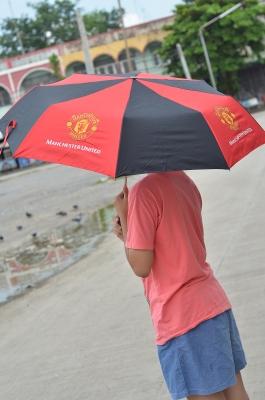 ร่มแมนยู ลิขสิทธิ์แท้ ของใหม่ มือ 1  ถูก เหมาะหน้าฝน